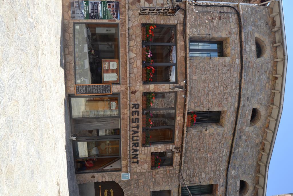 Hostal La Muntanya 카스테야르 데 누그 외부 사진